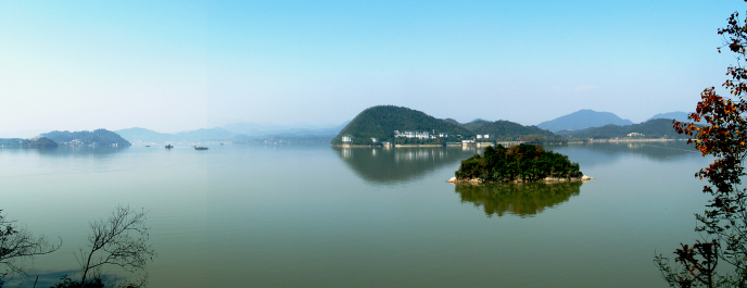 青山(shān)湖(hú)全景